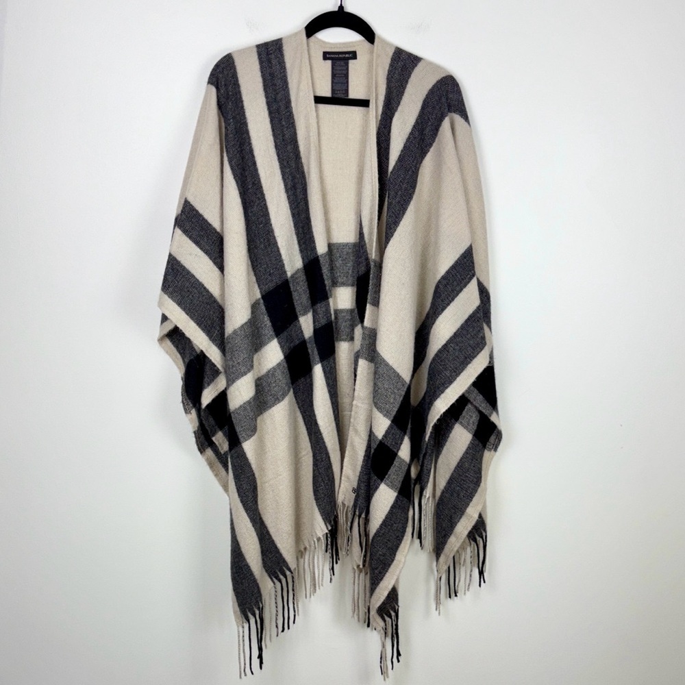 Banana Republic Cashmere Blend Shawl Wrap Erin Plaid Women’s One Size Fringe Tan